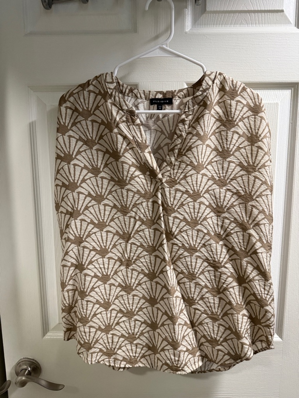Pleione Beige and Brown Fan-Print Split-Neck Blouse